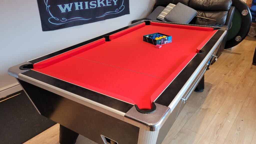 Cardiff area fitted red speed cloth with new aramith balls
